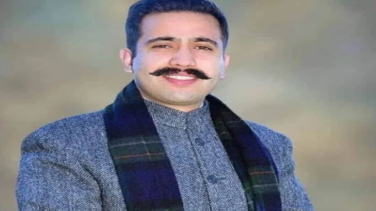 लोक निर्माण मंत्री विक्रमादित्य सिंह।