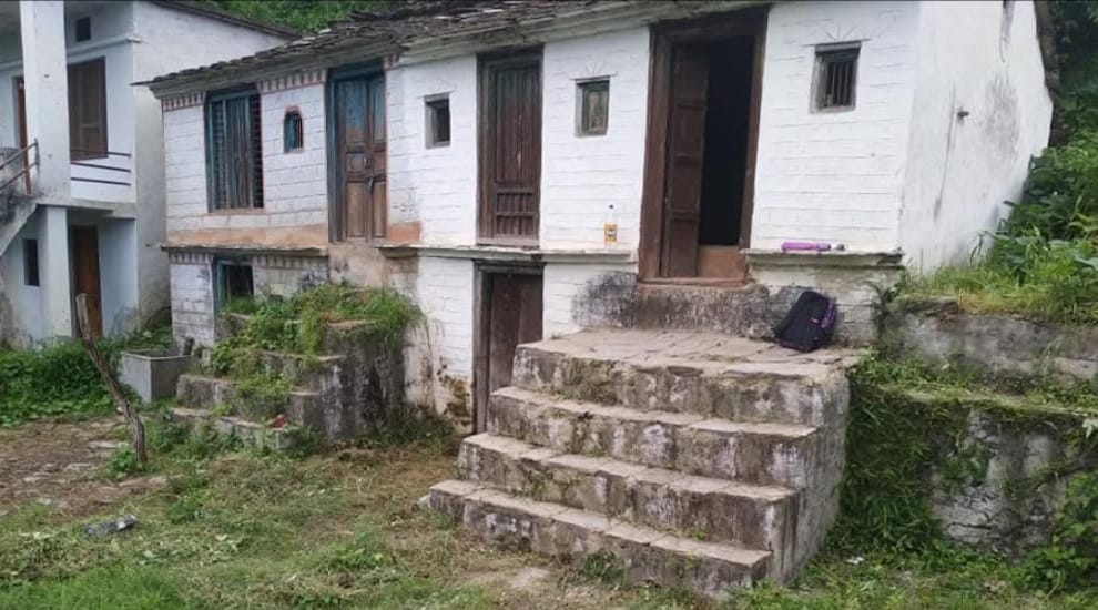Bhine village, home to a hundred families, has been reduced to just four kitchens