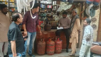 Bhopal News: Crackdown on Gas Misuse in Bhopal; 36 Cylinders Seized, Domestic Gas Used in Hotel, Refilling Rac