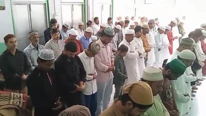 Alvida Namaz: Eid will be celebrated with simplicity, prayers will be offered with black bands tied on the arm