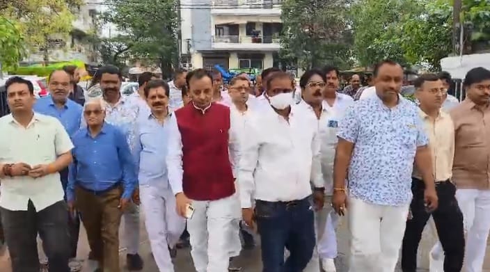 Kanpur Traders Demand Fresh Hearing in Ex-Parte Cases, Submit Memorandum to SGST Officials