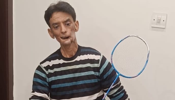 Kanpur: पांच सर्जरी और 100 से अधिक टांकों से कैंसर को हराया, अब बैडमिंटन में जीत रहे पदक, पढ़ें नीरज की कहानी