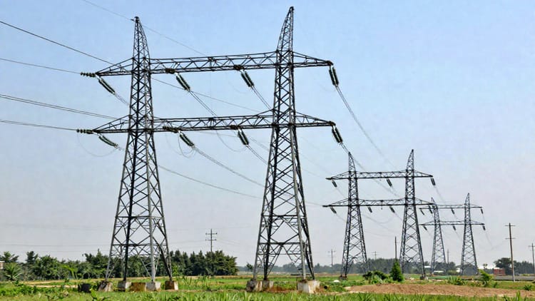 Rajasthan News: बिजली की 11 केवी लाइन की चपेट में आकर दो मासूम बालिकाएं गंभीर रूप से झुलसीं, लापरवाही का आरोप