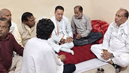Union Minister of State Jitin Prasad reached Harshit Mishra house in Pilibhit and expressed his condolences