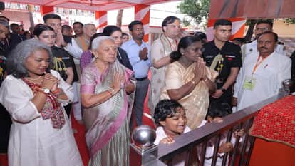 President inaugurated cancer hospital block and visit neem karori baba ashram in vrindavan
