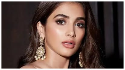 is Pooja Hegde in relationship with Rohan kapoor actor date to tara sutaria
