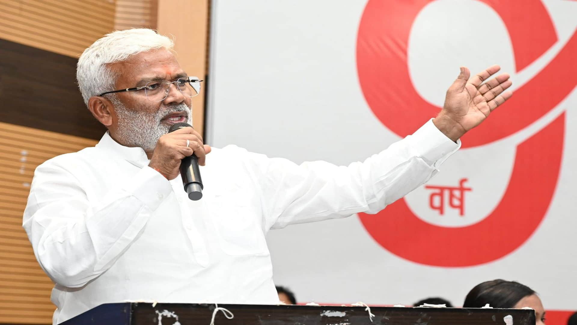 स्वतंत्र देव सिंह, कैबिनेट मंत्री।