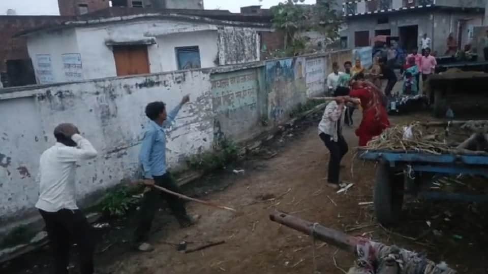 शहजादपुर में मारपीट।