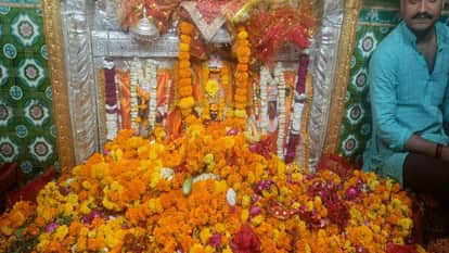 Navratri 2026: On the second day of Navratri, Goddess Brahmacharini was worshipped
