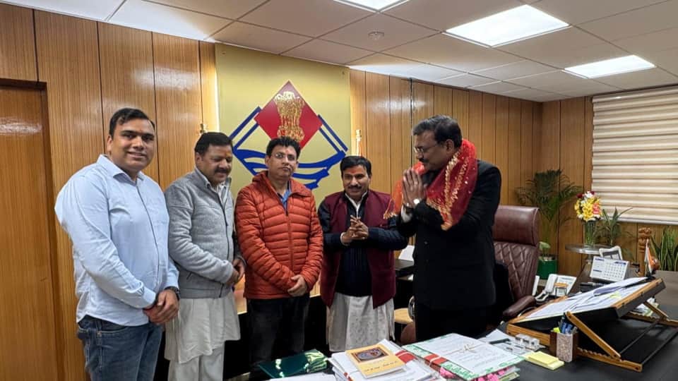 उत्तराखंड चारधाम तीर्थ पुरोहित महापंचायत ने सीएस से की मुलाकात