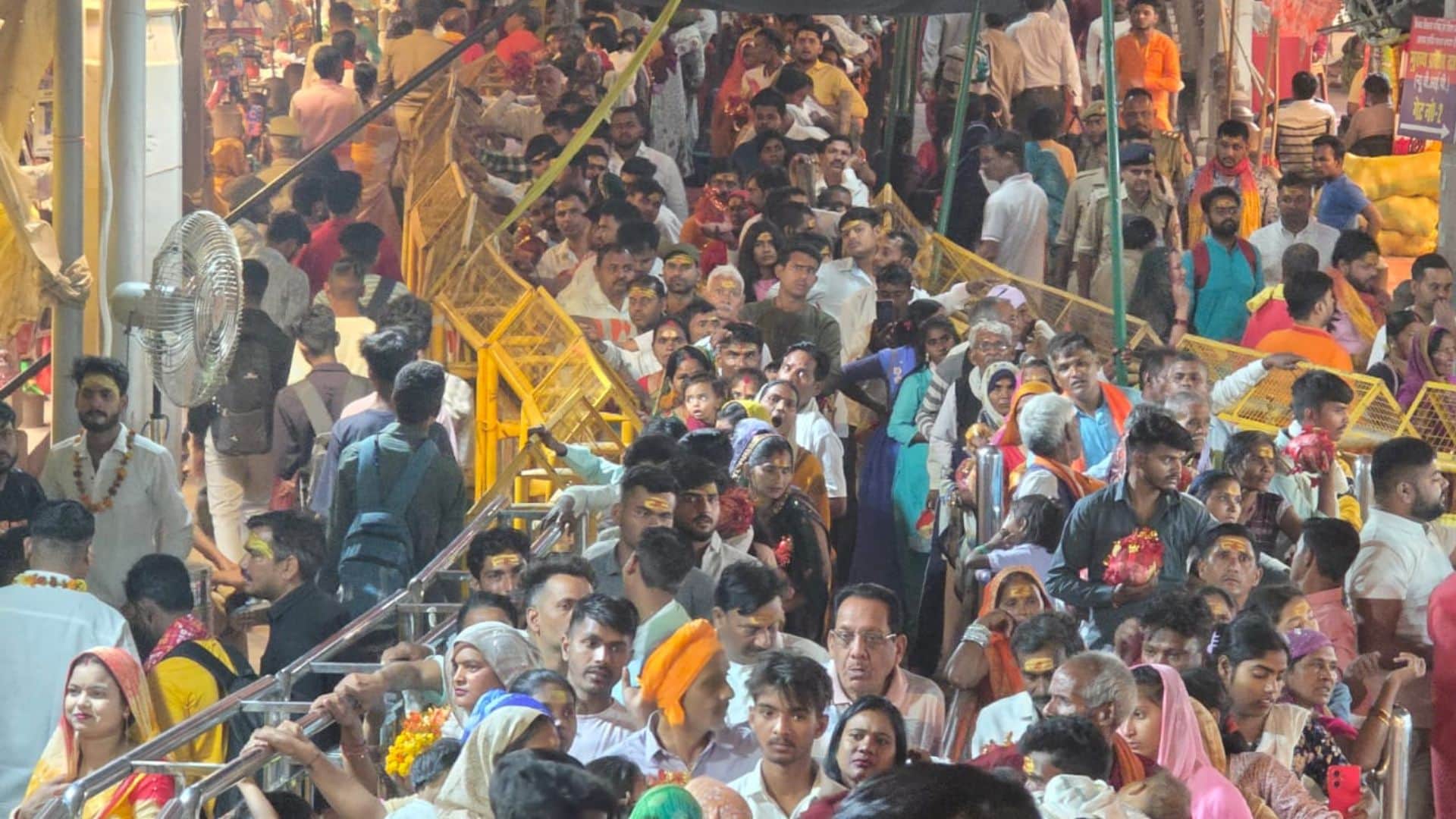 Chaitra Navratri second day Devotees throng Vindhyachal Dham for darshan in Mirzapur