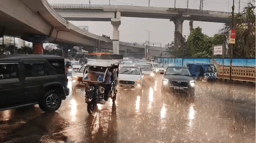 Weather in UP: Cloud activity will increase in western UP today, showers will occur