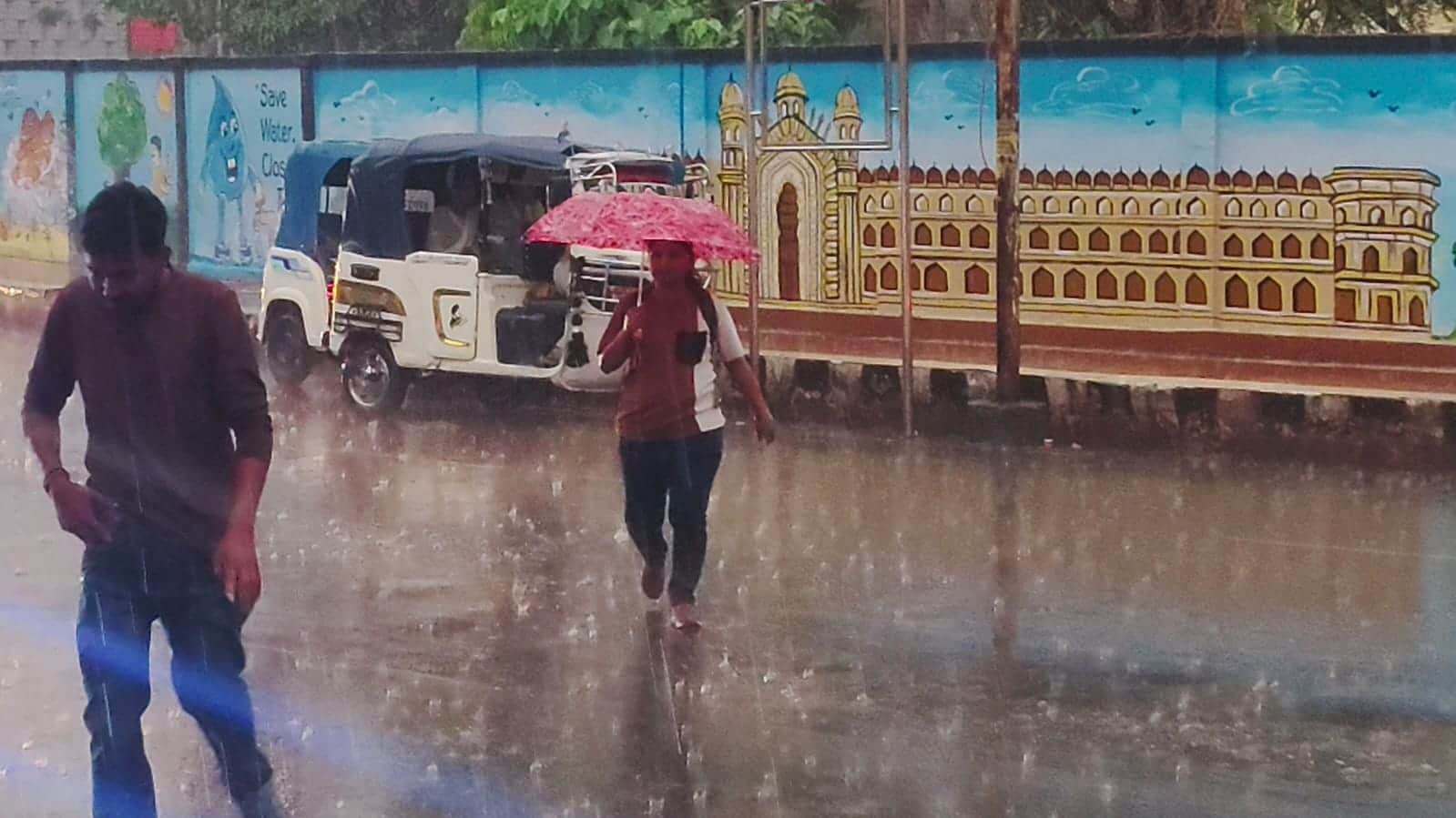 UP: Several districts, including Lucknow, experienced darkness during the day, weather changed in Uttar Prades