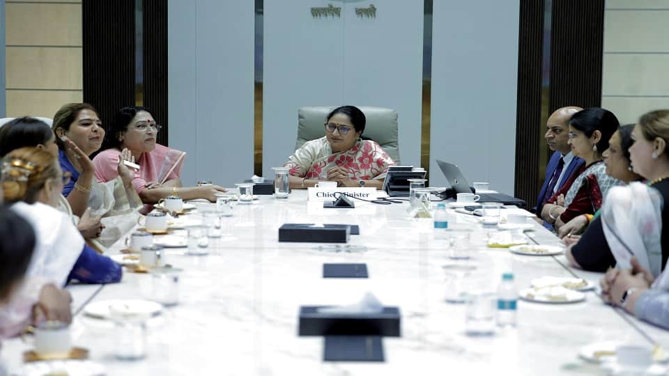 किन्नर समुदाय के साथ बैठक...