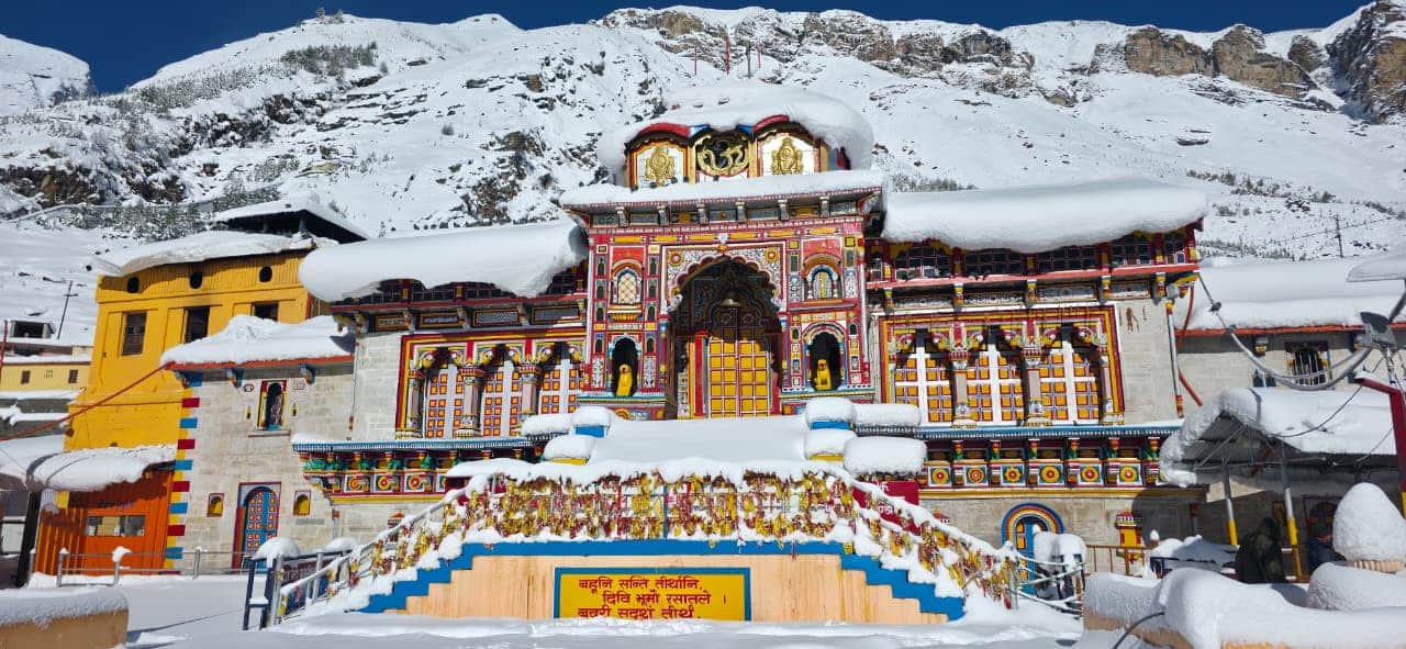 Snowfall in Badrinath, Highway Closed at Pinola Boulders Appear on Gangotri-Yamunotri Highway read All Update