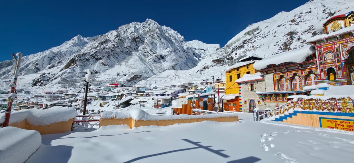 Weather Update: Blanket of Snow Covers the Mountains; Rain Expected in the Plains Today