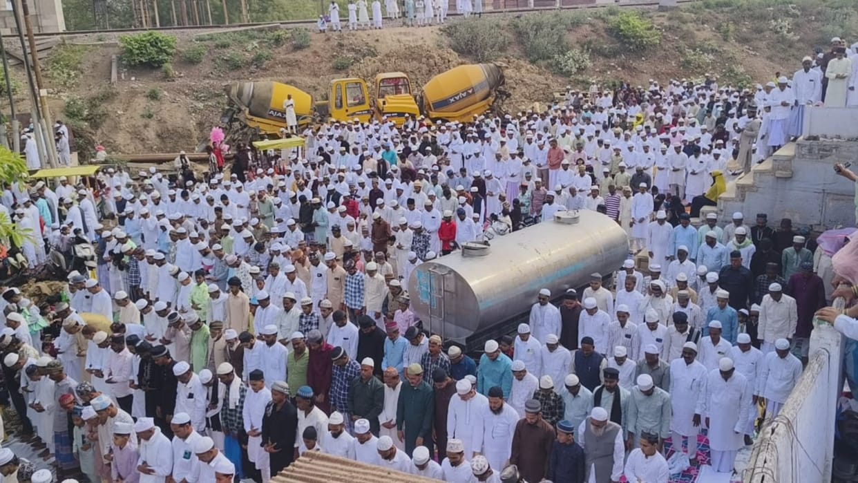 Eid Ul Fitr-2026 Celebration in Varanasi with Eid prayers at Eidgahs and mosques