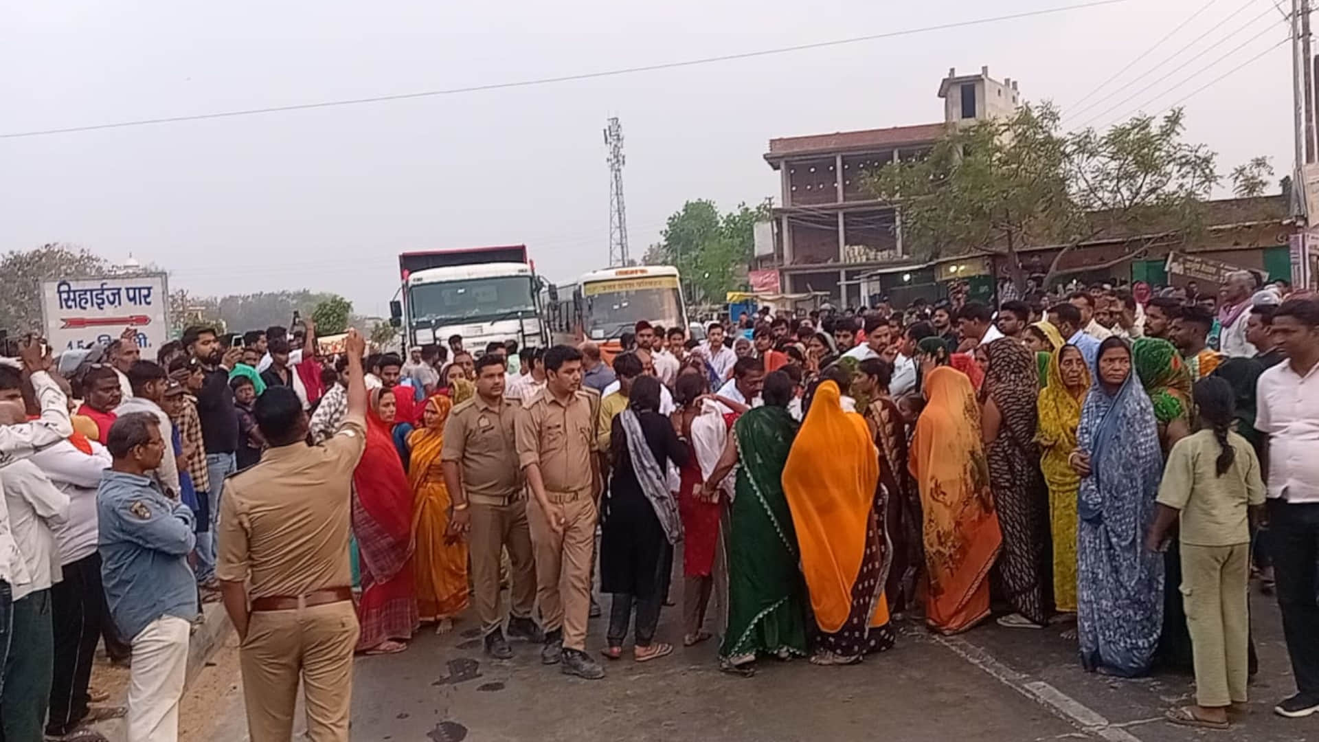 Rishabh's body was murdered and thrown on the toilet in Gorakhpur. Naked Body Found on Toilet Roof
