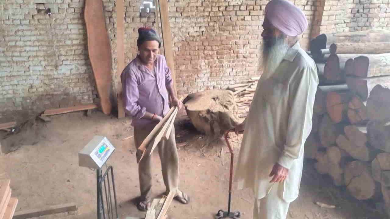 Gas Crisis Surge in Demand for Coal and Wood for Cooking Uttarakhand Rishikesh News