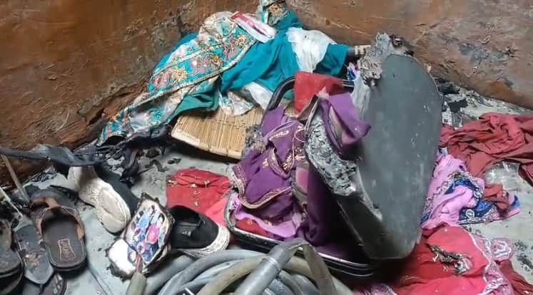 Fire breaks out in house in Khurja following cylinder explosion losses worth lakhs incurred