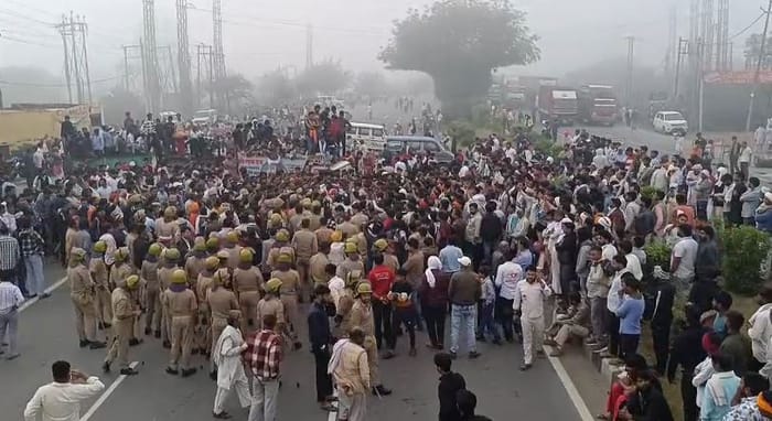 Massive Protest After Baba Chandrashekhar’s Death Delhi-Agra Highway Blocked