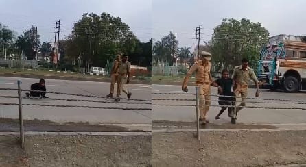 Kanpur Police set shining example of humanity by carrying a differently abled worshiper across the highway