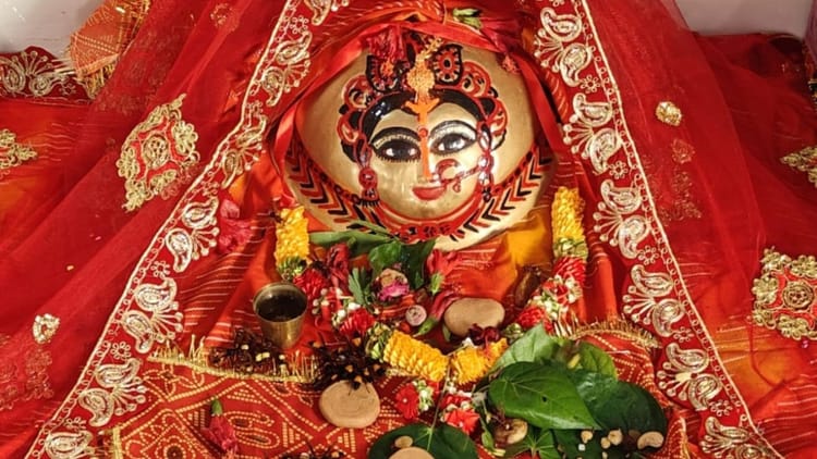 बिहार के इस मंदिर में महज दर्शन मात्र से पूरी होती हैं मुरादें, उमड़ती है श्रद्धालुओं की भीड़