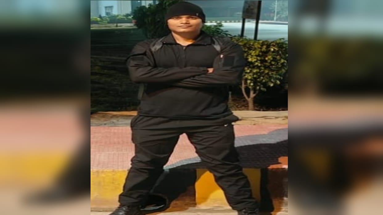 The body of a commando deployed for the security of the Police Commissioner was found hanging