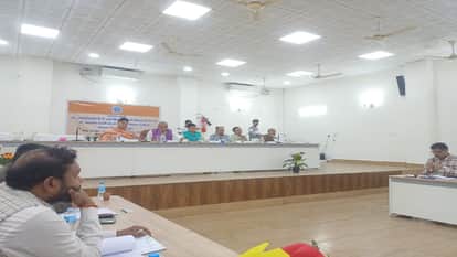 BJP MP Alleges Money Being Extorted from Electricity Consumers in the Name of Vigilance Checks in Bareilly