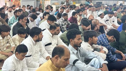 Rajasthan News: Eid-ul-Fitr Namaz Offered on Jaipur-Delhi Highway Large Gathering Prays Peacefully