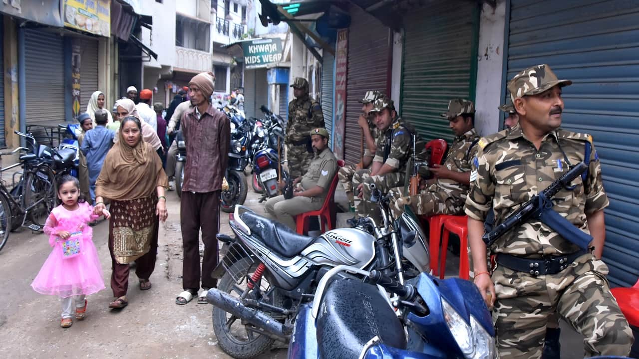 eid ul fitr celebration in Bareilly Thousands of people offered namaz at Idgah