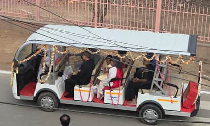 President  Droupadi Murmu Visits Govardhan Offers Prayers and Begins Sacred Parikrama