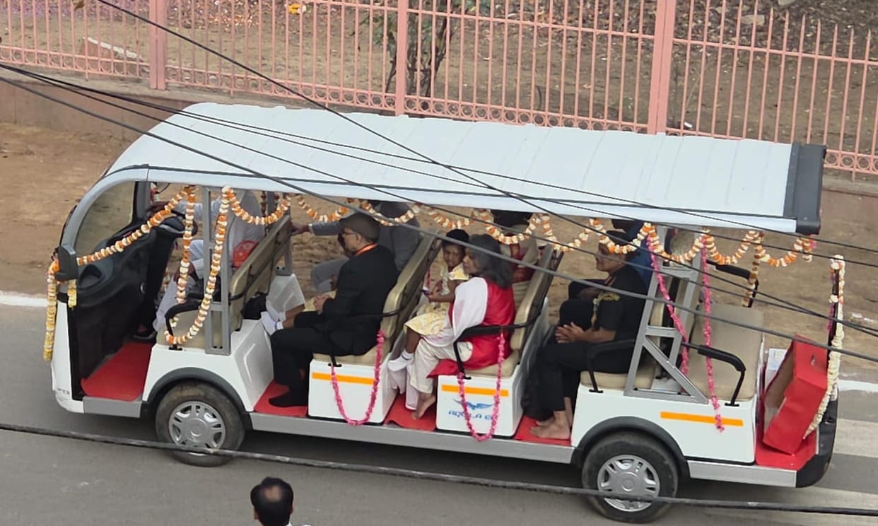 President  Droupadi Murmu Visits Govardhan Offers Prayers and Begins Sacred Parikrama