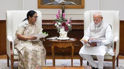 CM Rekha Expresses Grief Over Malviya Nagar Fire Issues Directives to Officials