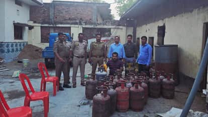 Large Quantity of Cylinder Seized in Raids at Two Locations in Azamgarh