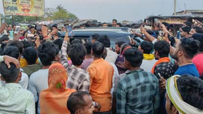 Youth Beaten Vehicle Windows Smashed Four Minors Found in Luxury Car Uproar Erupts in Sonbhadra