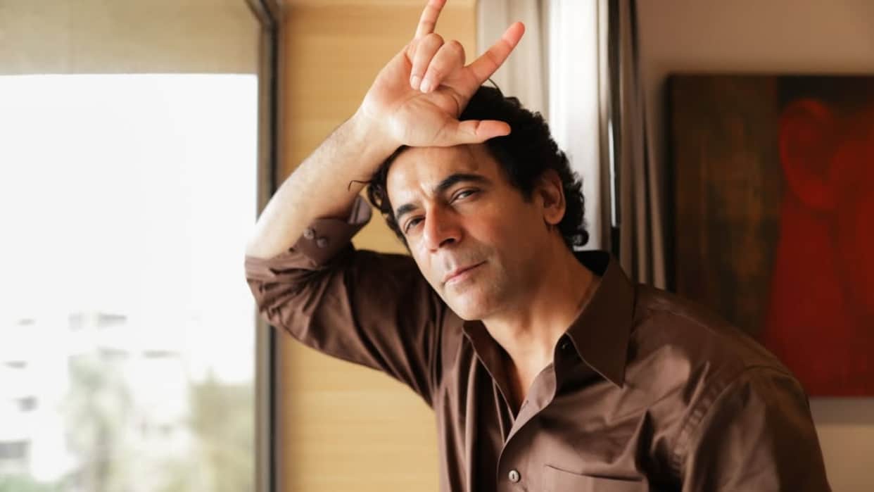 Sunil Grover Was Seen Ironing Clothes At A Roadside Stall Video Went Viral