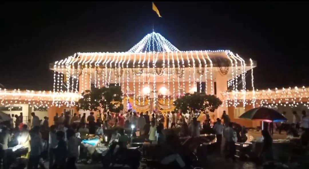 Goddess Pitambara, goddess of powerful royalty, was worshipped here for victory in China-Pakistani War