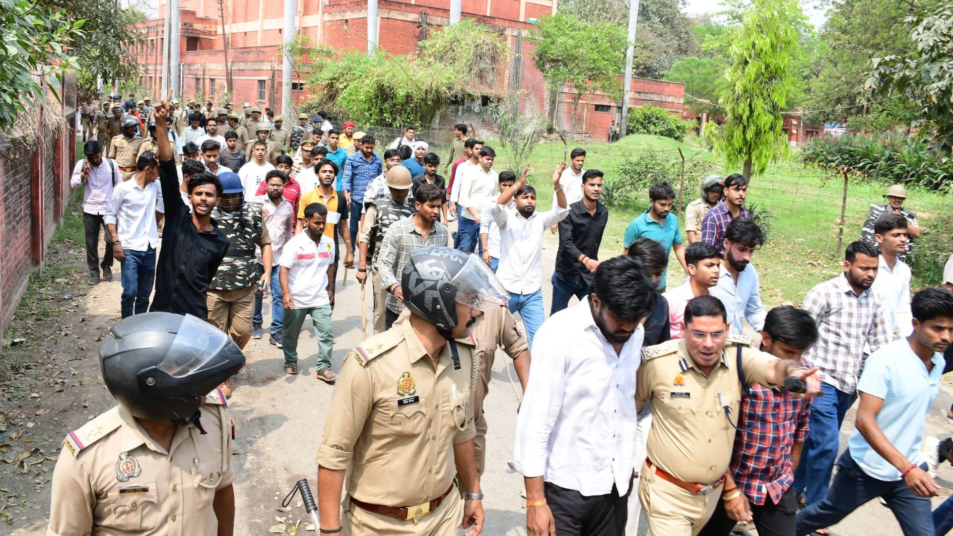 UP College Student Murder Case Manjit fired two bullets into Surya head killing him in Varanasi