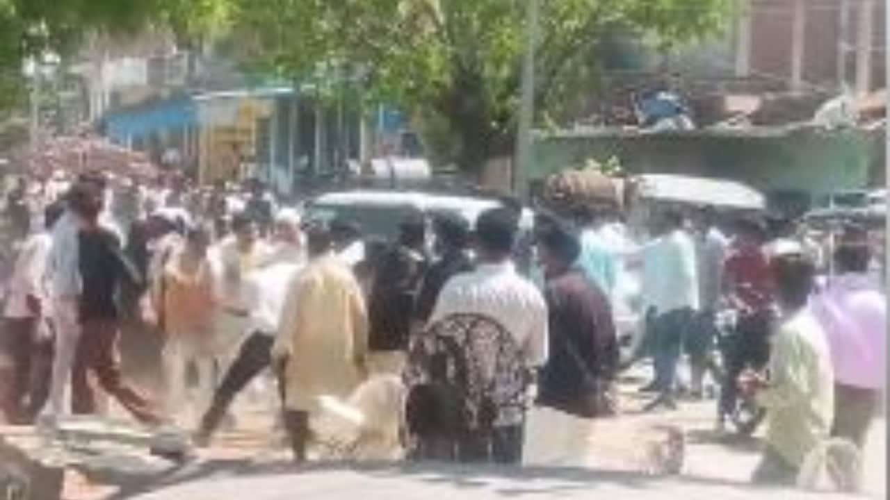 जनाजे में हुआ बवाल