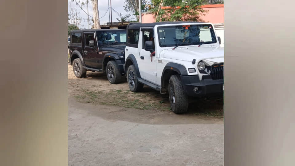 सीज की गई थार गाड़ी