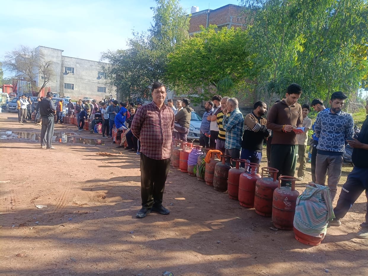 Consumers in rural areas of Jammu are not getting domestic gas cylinders on time even after booking.