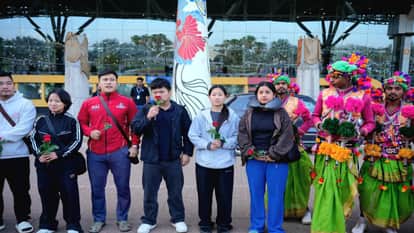 Khelo India Tribal Games: Entry of players begins in Chhattisgarh, grand welcome at the airport