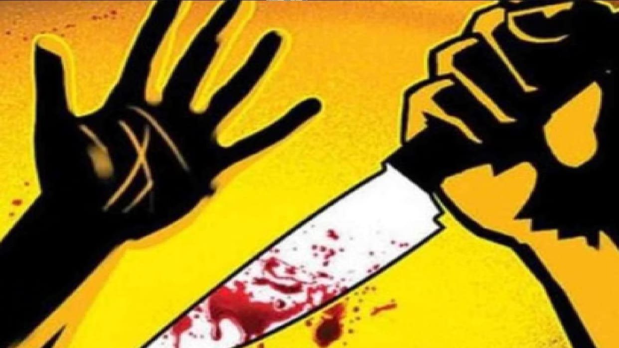 A shocking incident in Gariaband: A father attacked his 6-year-old daughter with a knife and injured himself