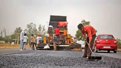 कानपुर में सड़क निर्माण प्रभावित