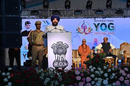 Governor Gurmeet Singh Attends Conclusion of Seven-Day International Yoga Festival States In Rishikesh
