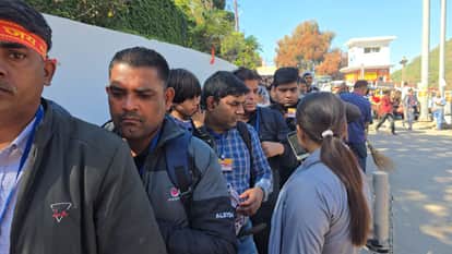 Yatra registration started again in the morning.