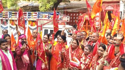 Darshan of Maa Shringar Gauri in Kashi Devotees Arrive Once Year Grand Aarti and Chanting Security