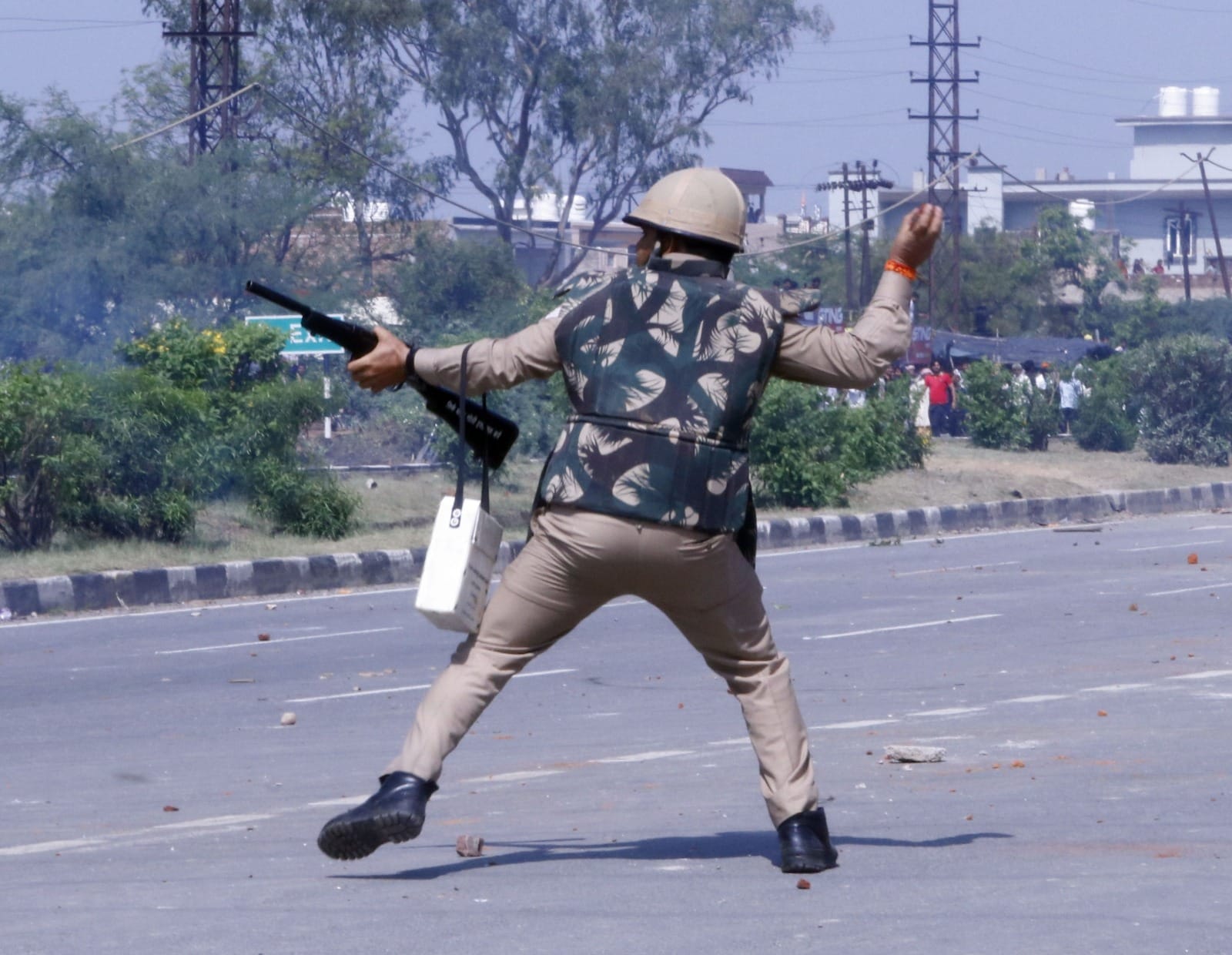 Farsa Wale Baba Death: Highway Blocked, Stone Pelting on Police After Alleged Murder Mathura News in Hindi