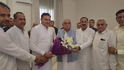 Amidst rumors of a rift and reconciliation, Hooda visits Kuldeep Vats' farmhouse in Jhajjar